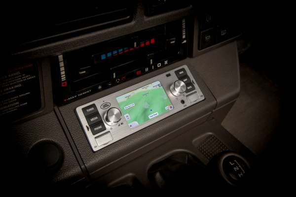 Мультимедийная система для классических автомобилей от JLR Classic