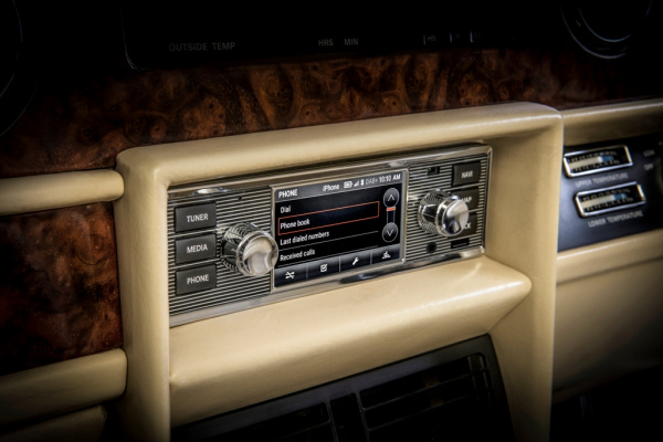 Мультимедийная система для классических автомобилей от JLR Classic