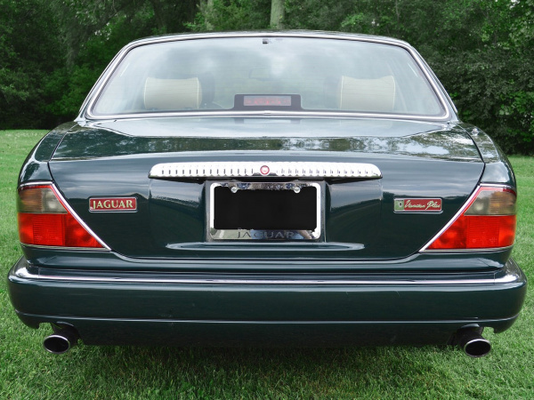 Jaguar XJ (X300)