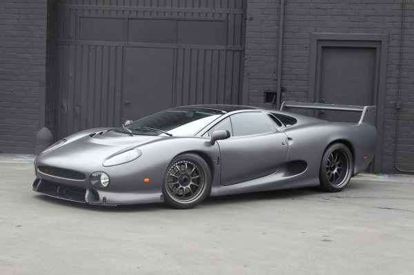 Jaguar XJ220