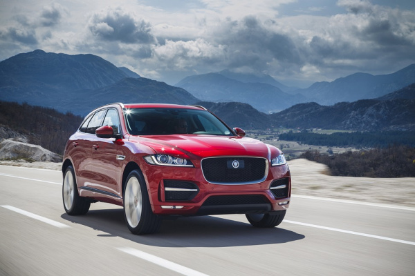 Jaguar F-PACE стал финалистом престижной премии World Car Awards 2017 в двух категориях 