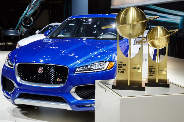 Jaguar F-PACE одержал победу в двух номинациях премии World Car Awards 2017: «Автомобиль года» и «Лучший автомобильный дизайн года»