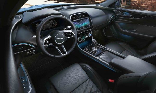 Обновленный Jaguar XE 2020 модельного года
