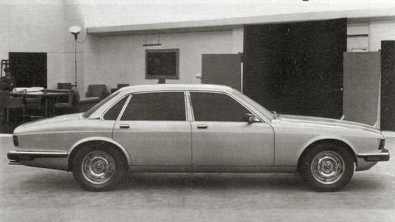 Jaguar XJ40