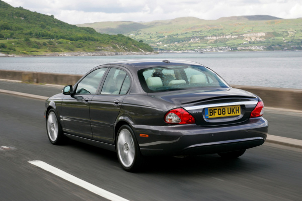 Jaguar X-type (X400)